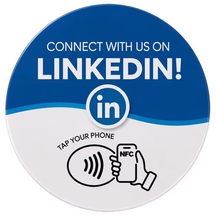 Placa NFC azul con el logo de LinkedIn